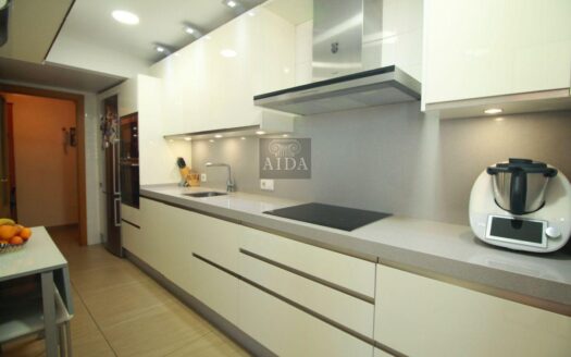 Penthouse in Estepona port